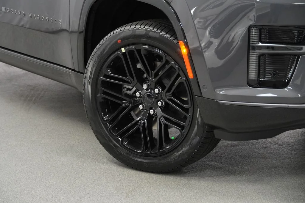 New 2026 Baltic Gray Metallic Clearcoat Jeep Limited Reserve image 4