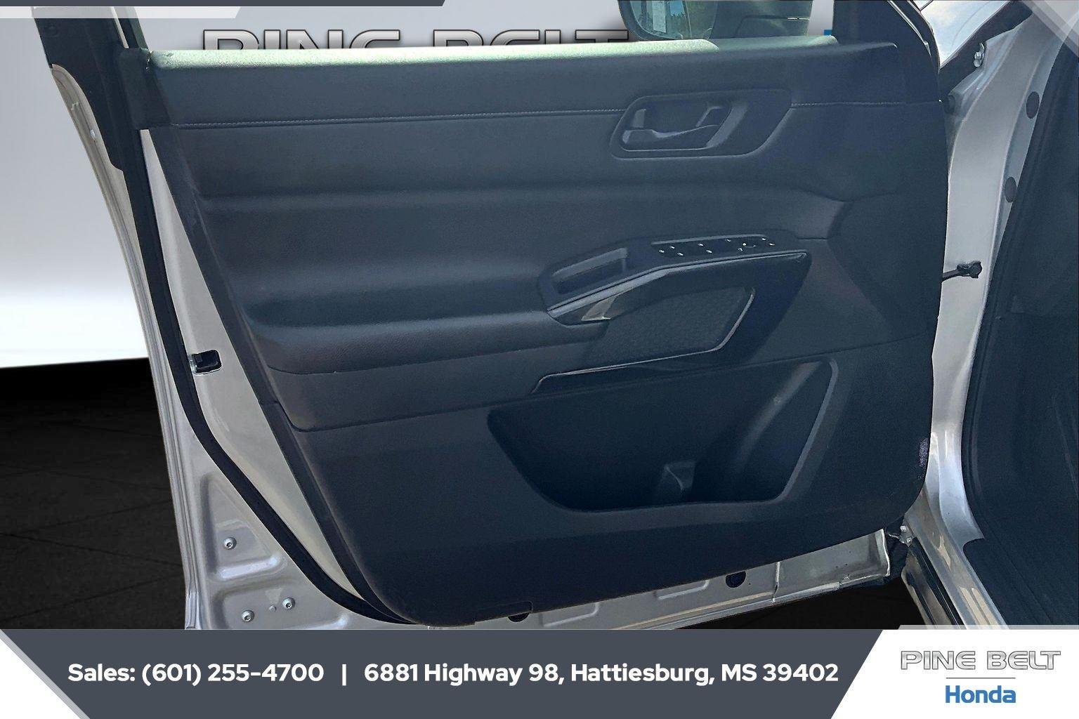 2024 Nissan Pathfinder SV - Photo 17