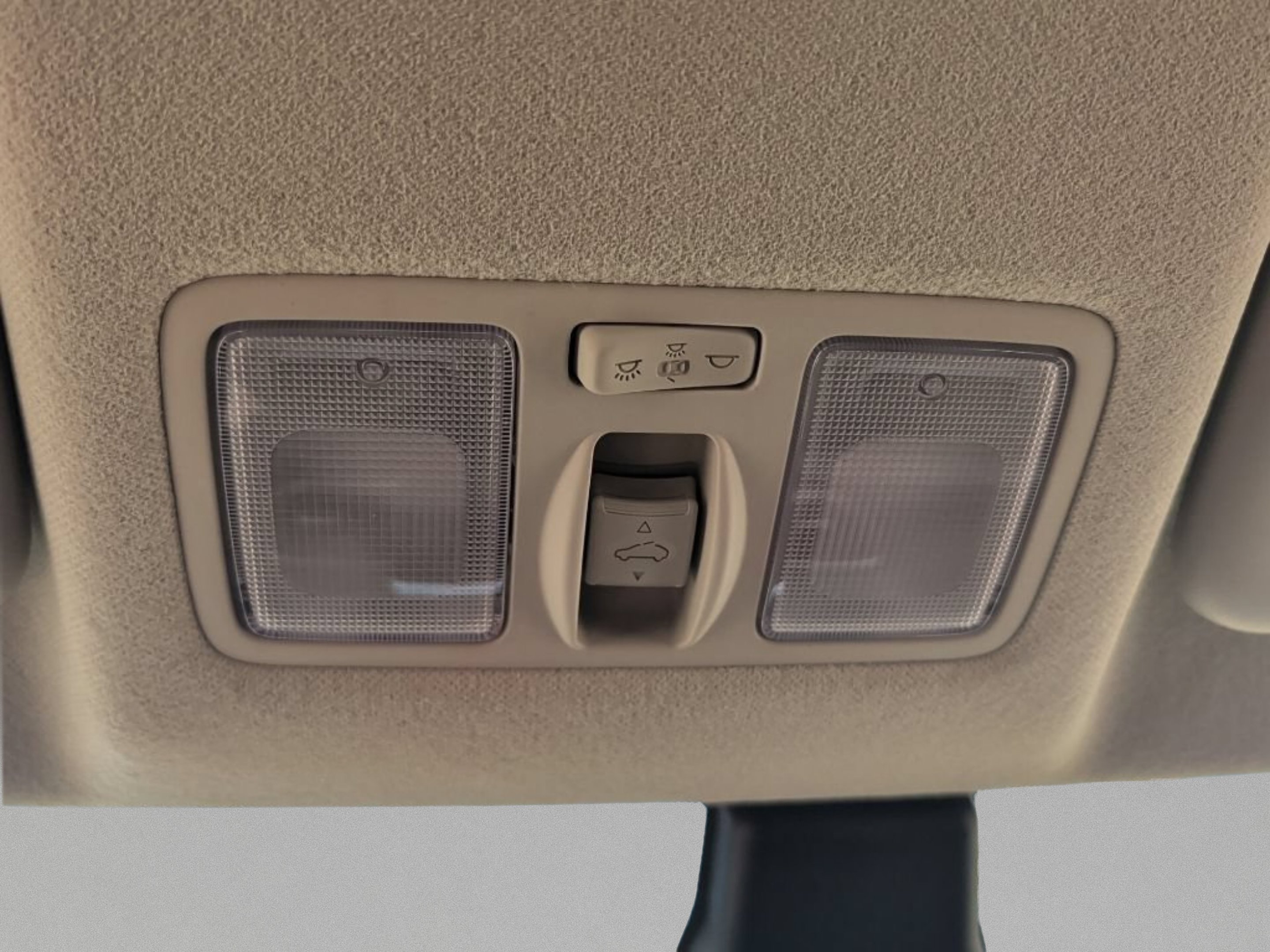 New 2026 Shimmering Silver Hyundai SEL image 34