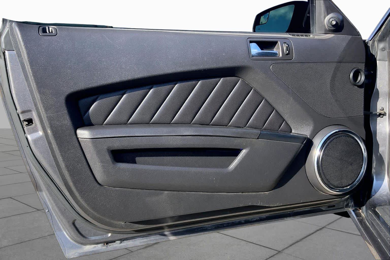 Used 2014 Sterling Gray Metallic Ford V6 Premium image 17