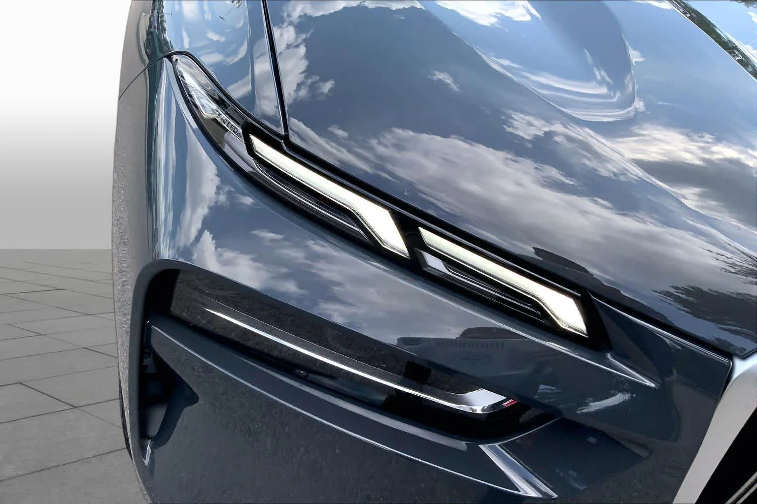 New 2027 Dravit Grey Metallic BMW xDrive40i image 13