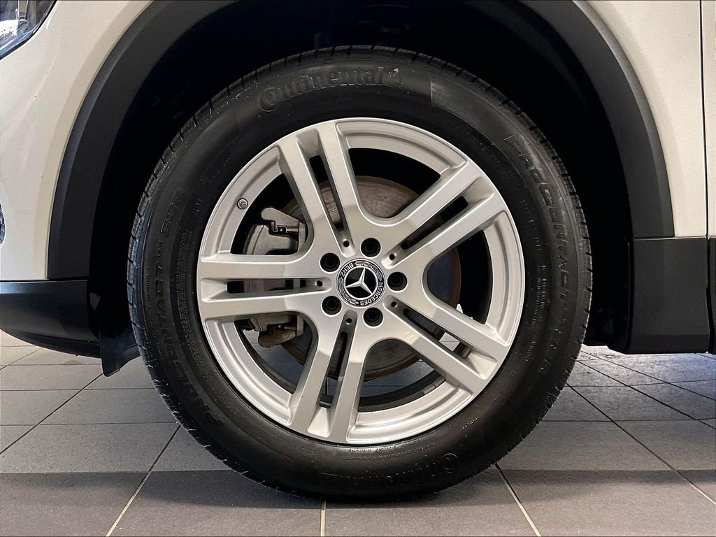 Used 2023 White Mercedes-Benz GLB 250 image 7
