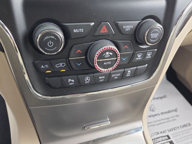Used 2019 Red Jeep Laredo E image 18