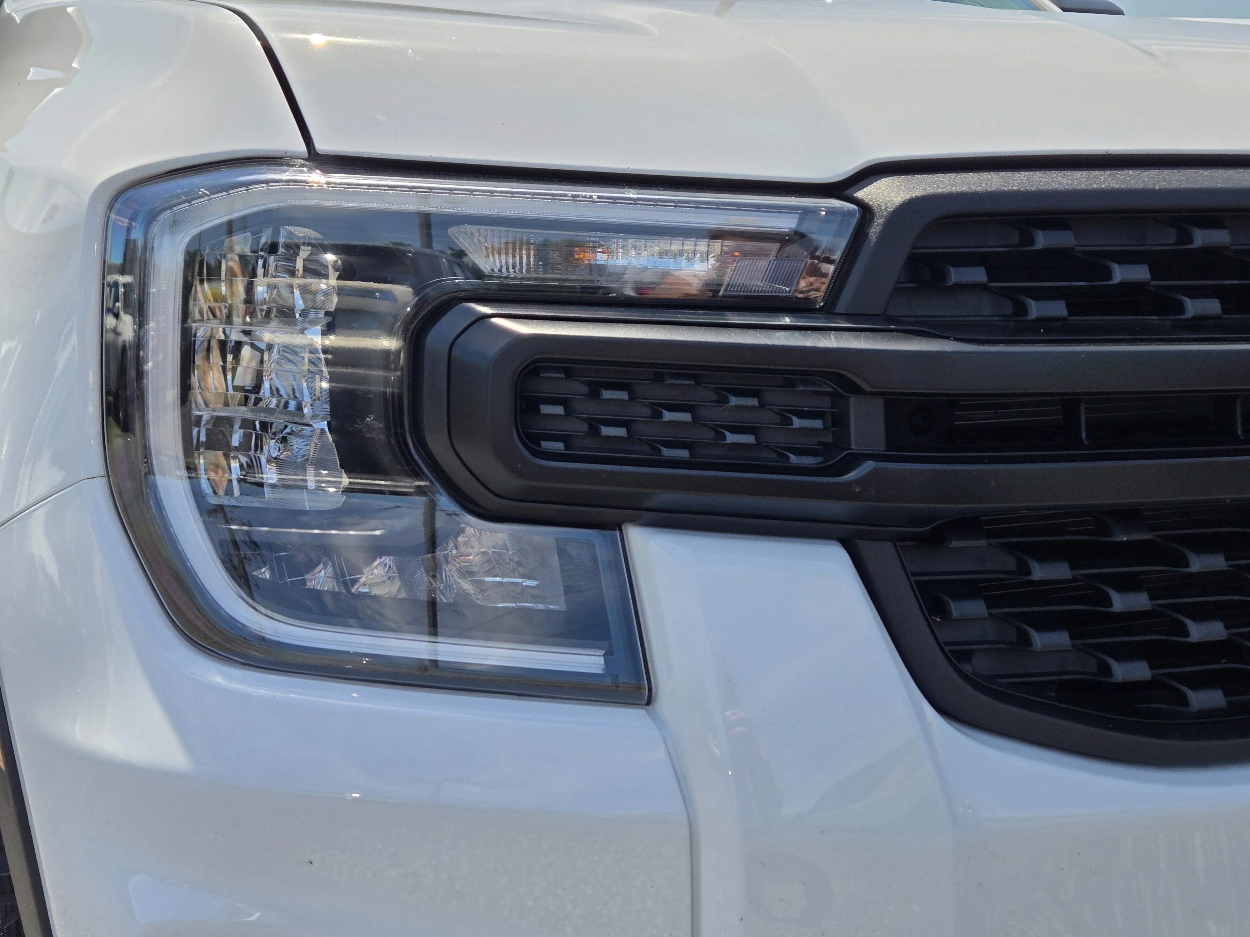 Used 2025 Oxford White Ford XL image 4