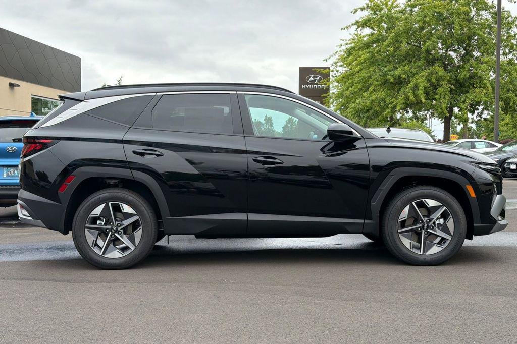 New 2026 Black Hyundai SEL AWD image 3