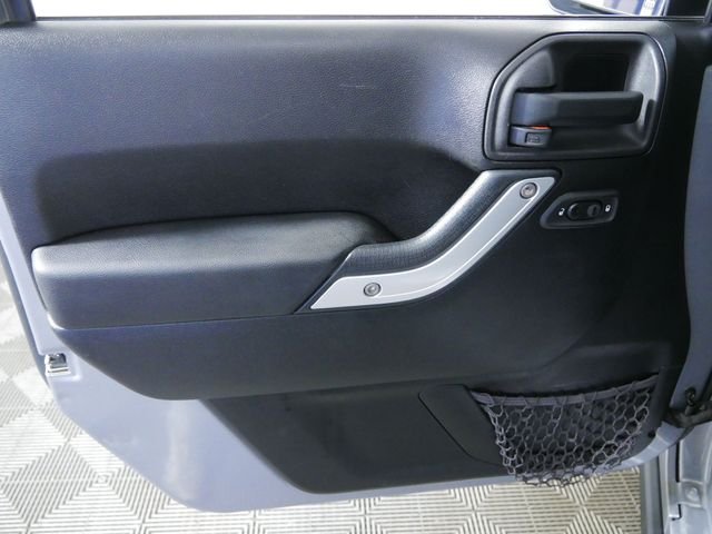 Used 2014 Gray Jeep Unlimited Rubicon image 19