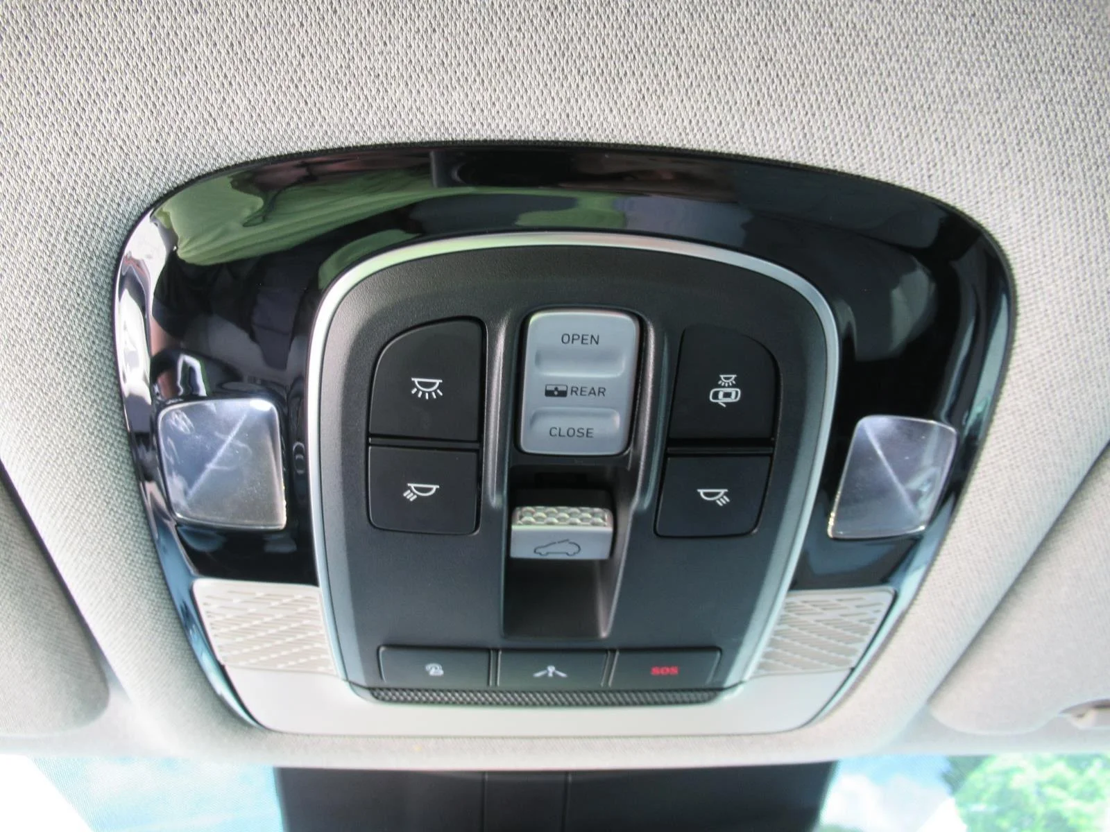 Used 2021 Blue Hyundai Limited image 29