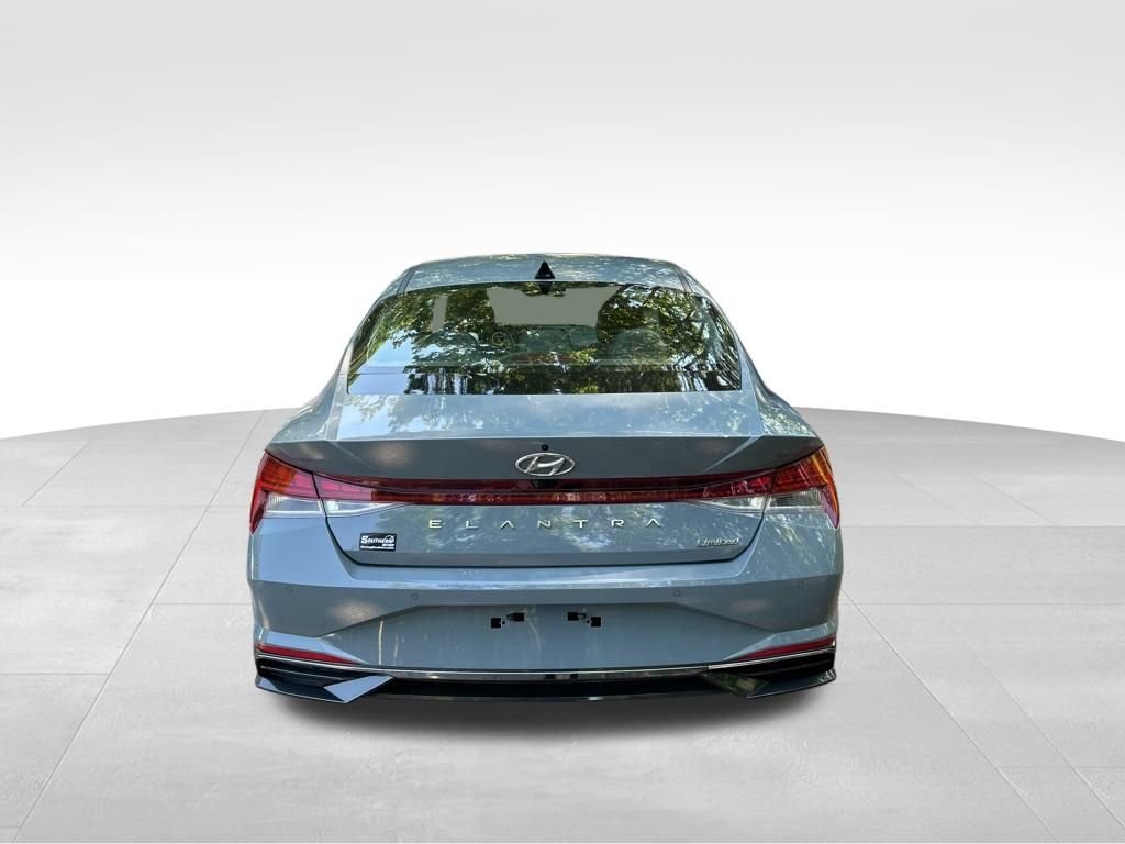 Used 2021 Gray Hyundai Limited image 4