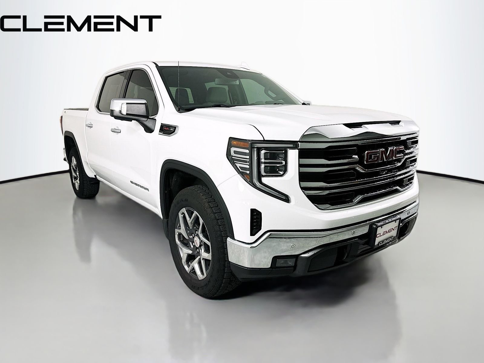 Used 2022 White GMC SLT image 5