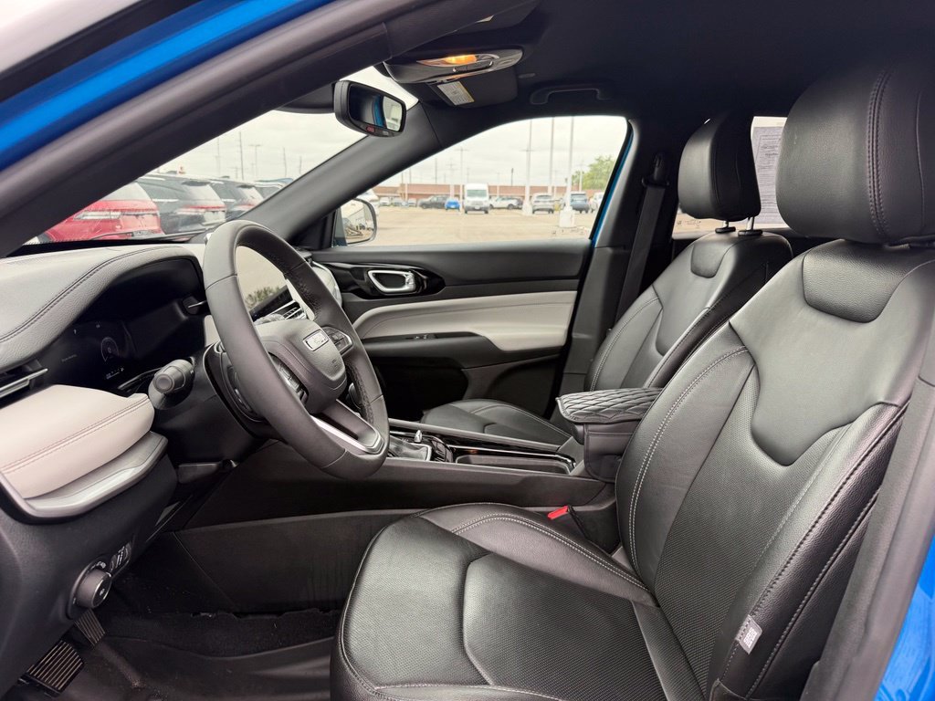 Used 2025 Blue Jeep Limited image 10
