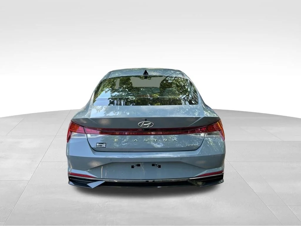 Used 2021 Gray Hyundai Limited image 4
