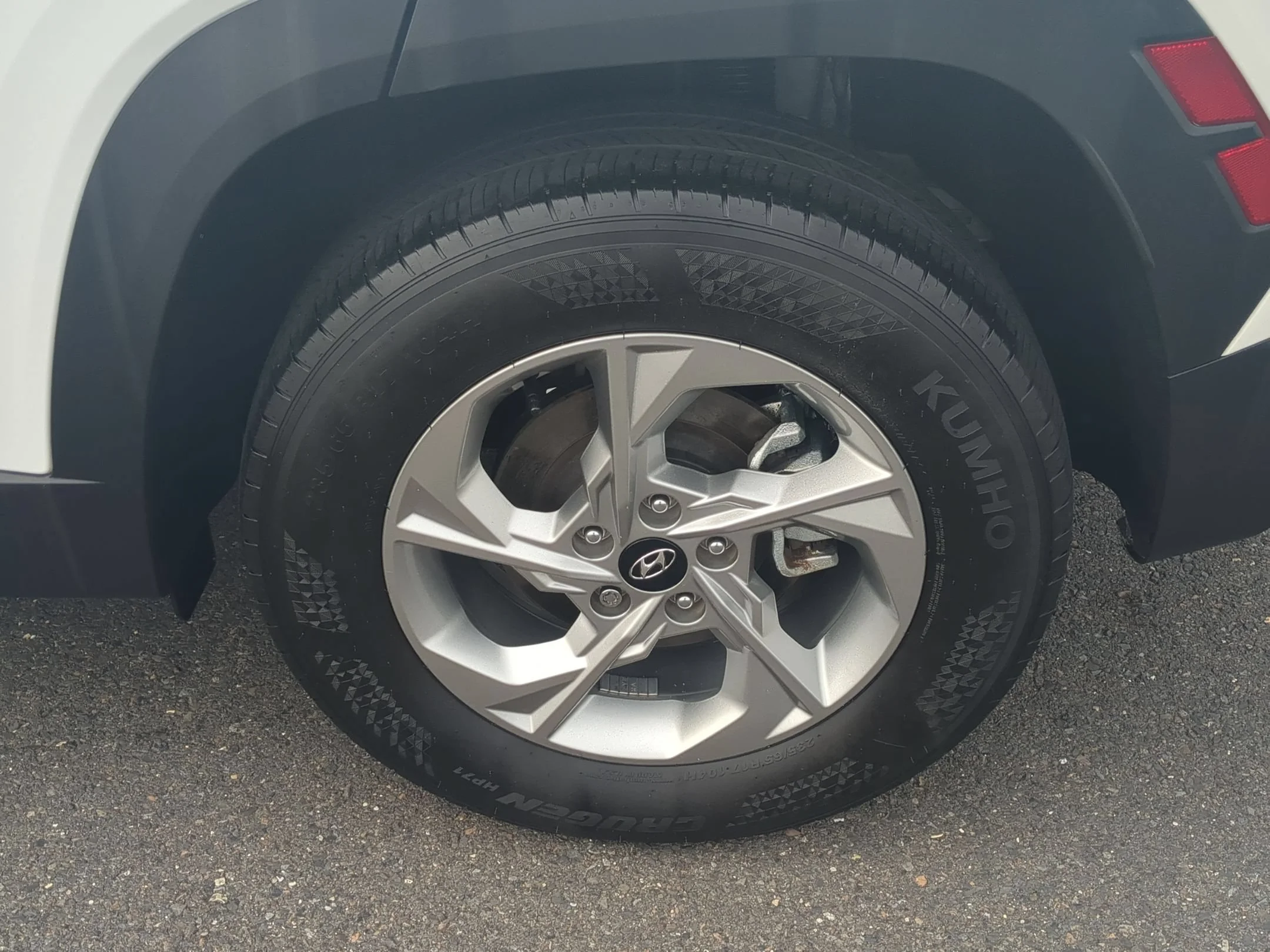 Used 2024 White Pearl Hyundai SEL image 31