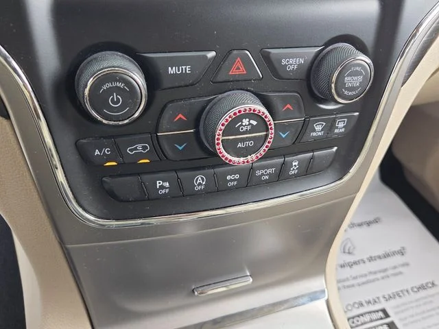 Used 2019 Red Jeep Laredo E image 18