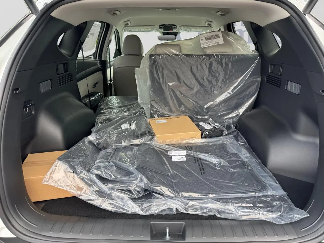 New 2026 White Hyundai SEL Plus AWD image 4
