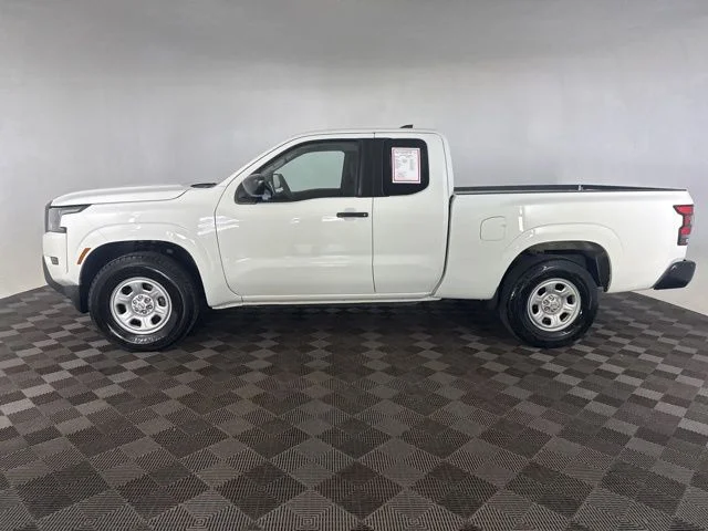 Used 2022 White Nissan S image 8