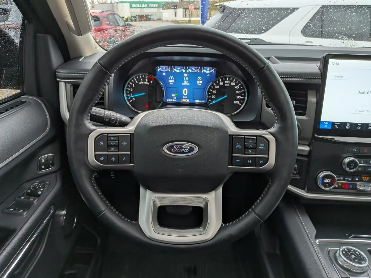Used 2024 Black Ford XLT image 22