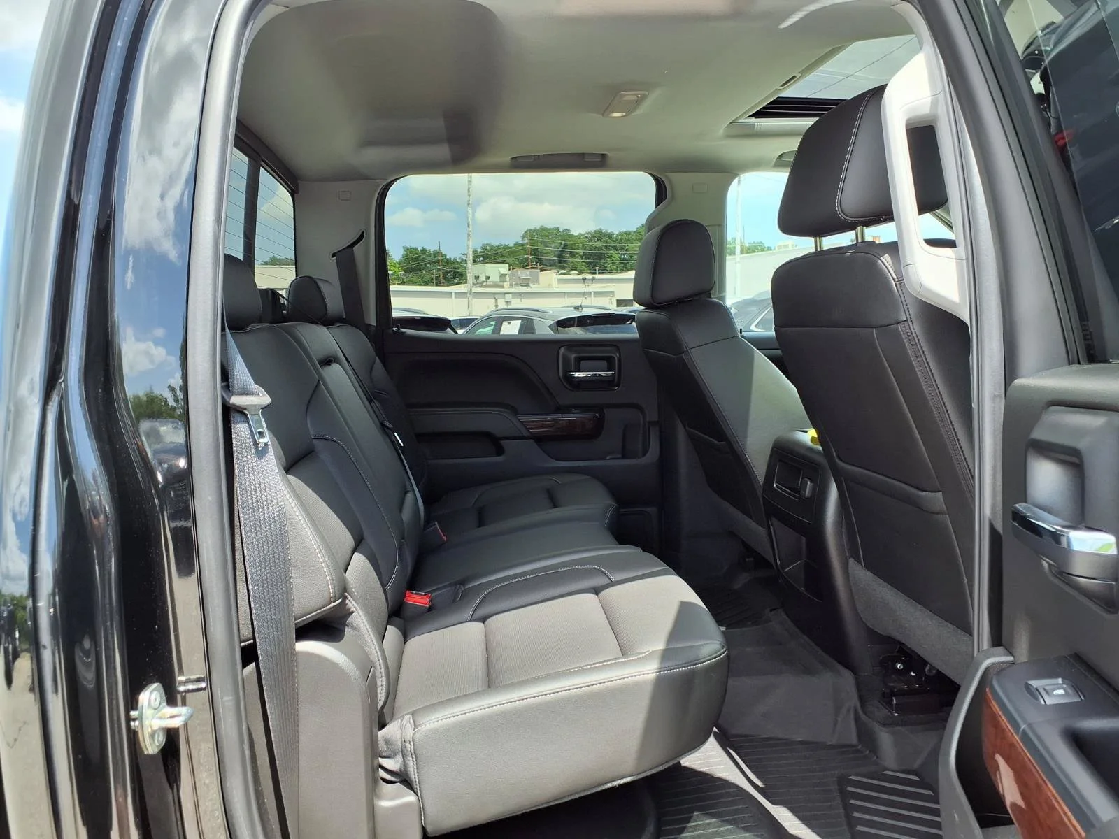 Used 2018 Onyx Black GMC SLT image 33