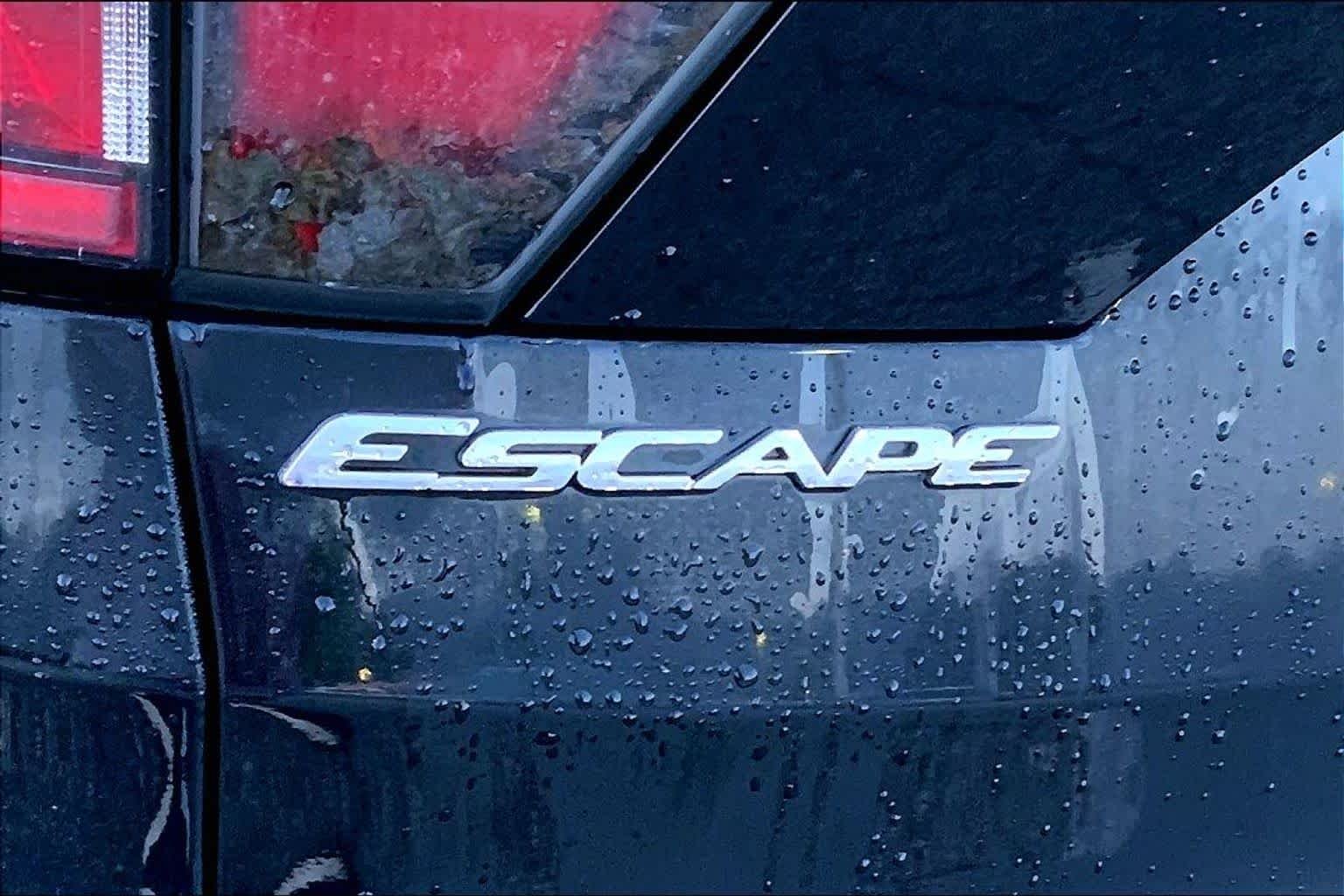 Used 2017 Shadow Black Ford SE image 29