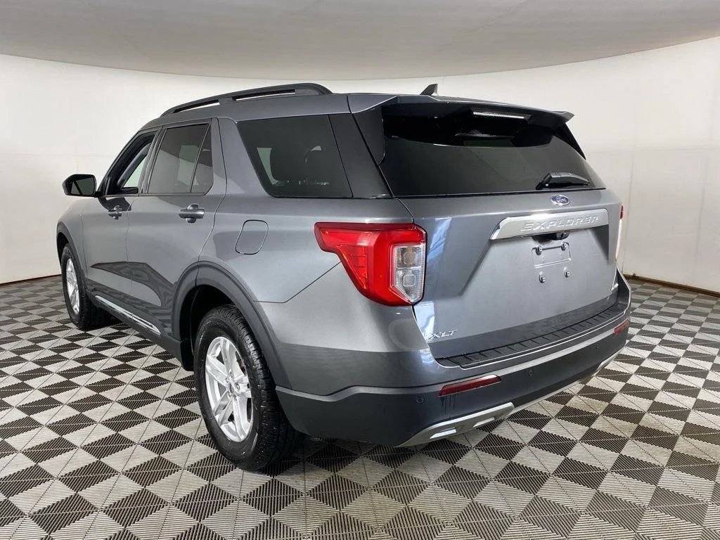 Used 2022 Gray Metallic Ford XLT image 7