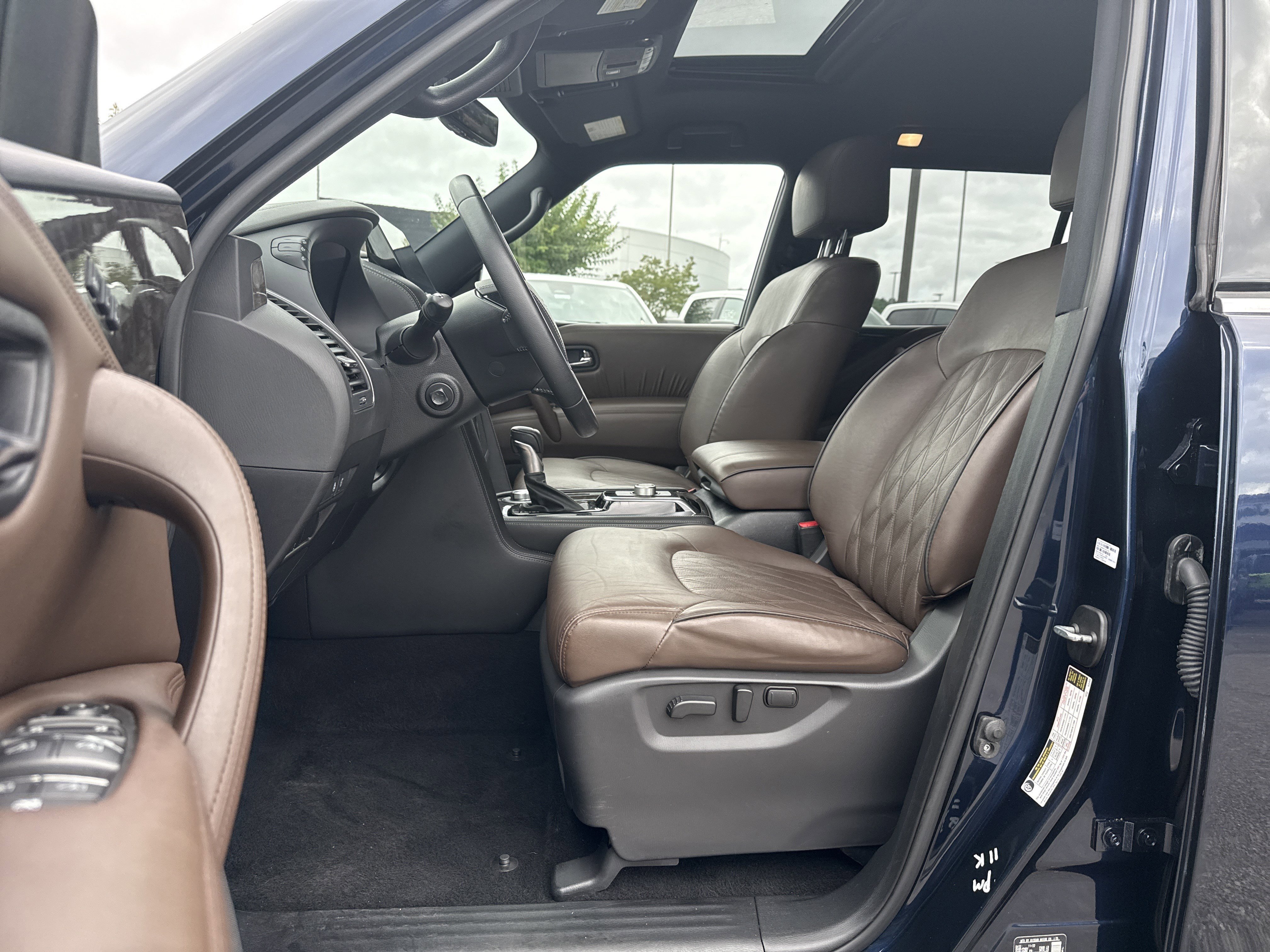 Used 2023 Hermosa Blue Pearl Nissan Platinum image 9