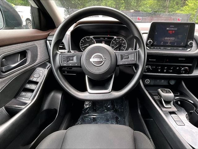 Used 2023 White Nissan S image 5
