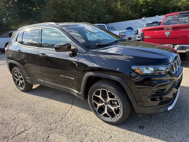New 2026 Diamond Black Crystal Pearl-Coat Exterior Paint Jeep Limited image 9