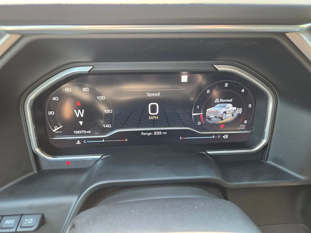 Used 2023 White GMC Denali image 19