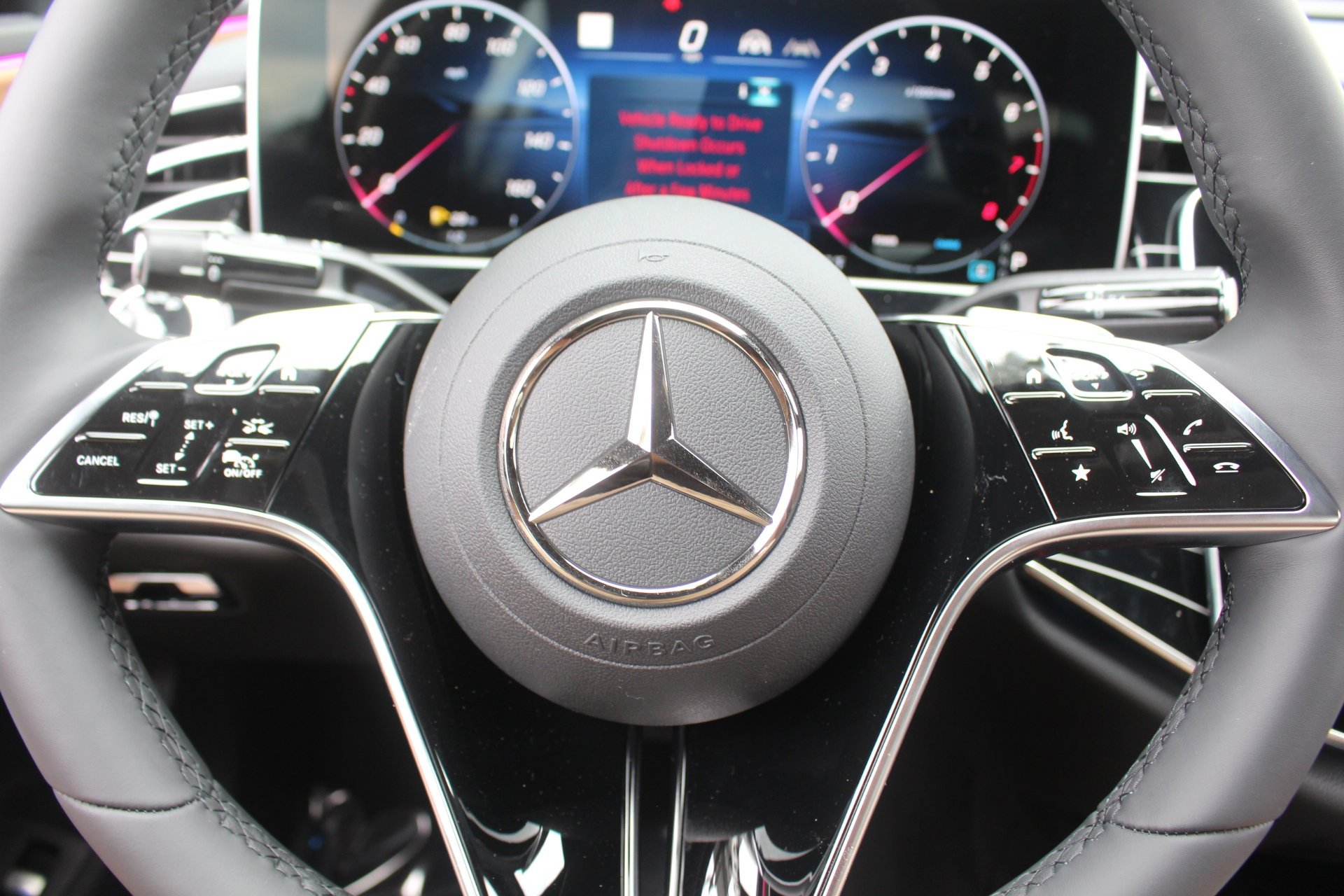 2026 Mercedes-Benz E-Class E350 - Photo 25