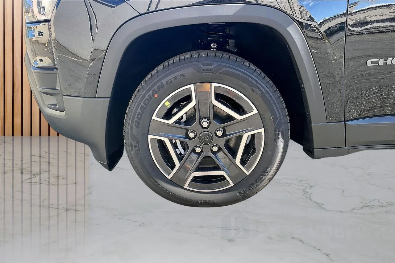 New 2026 Diamond Black Crystal Pearl-Coat Exterior Paint Jeep Limited image 31
