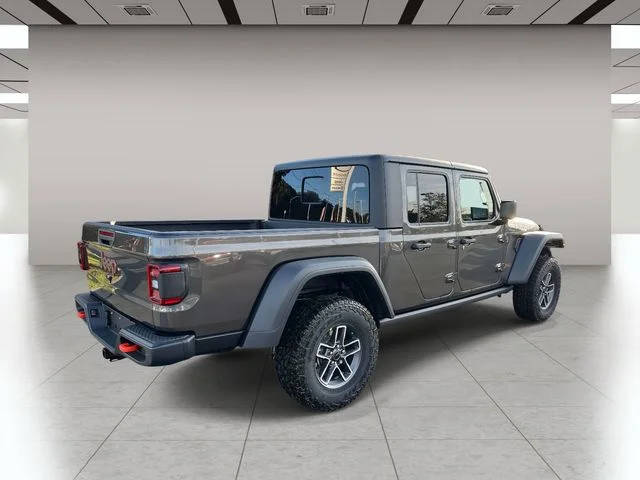 New 2025 Granite Crystal Metallic Clear-Coat Exterior Paint Jeep Mojave image 3