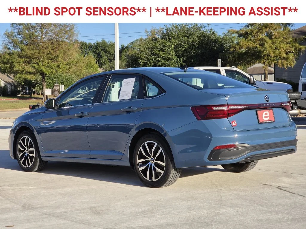 Used 2025  Volkswagen 1.5T SE image 6
