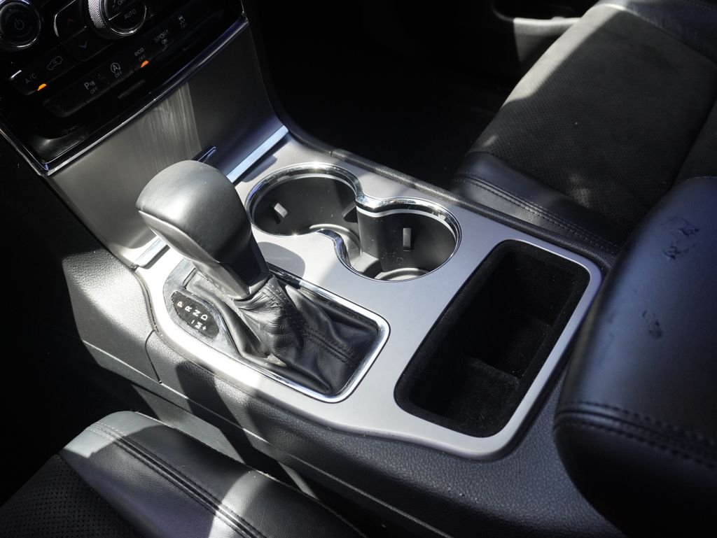 Used 2021 White Jeep Laredo X image 17