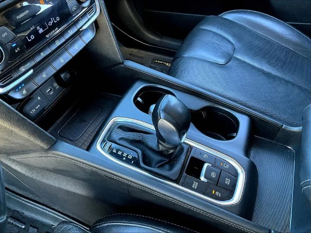 Used 2020 Blue Hyundai Limited image 21