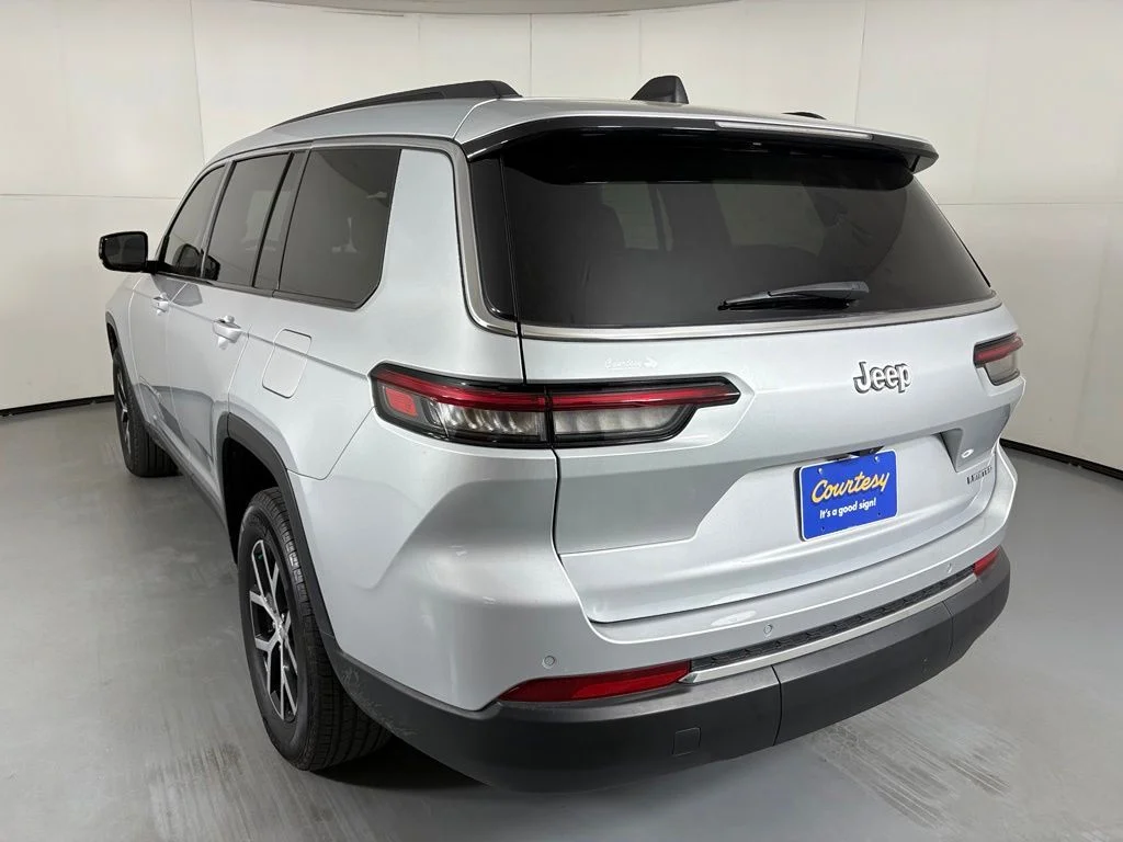Used 2024 Silver Jeep Limited image 6