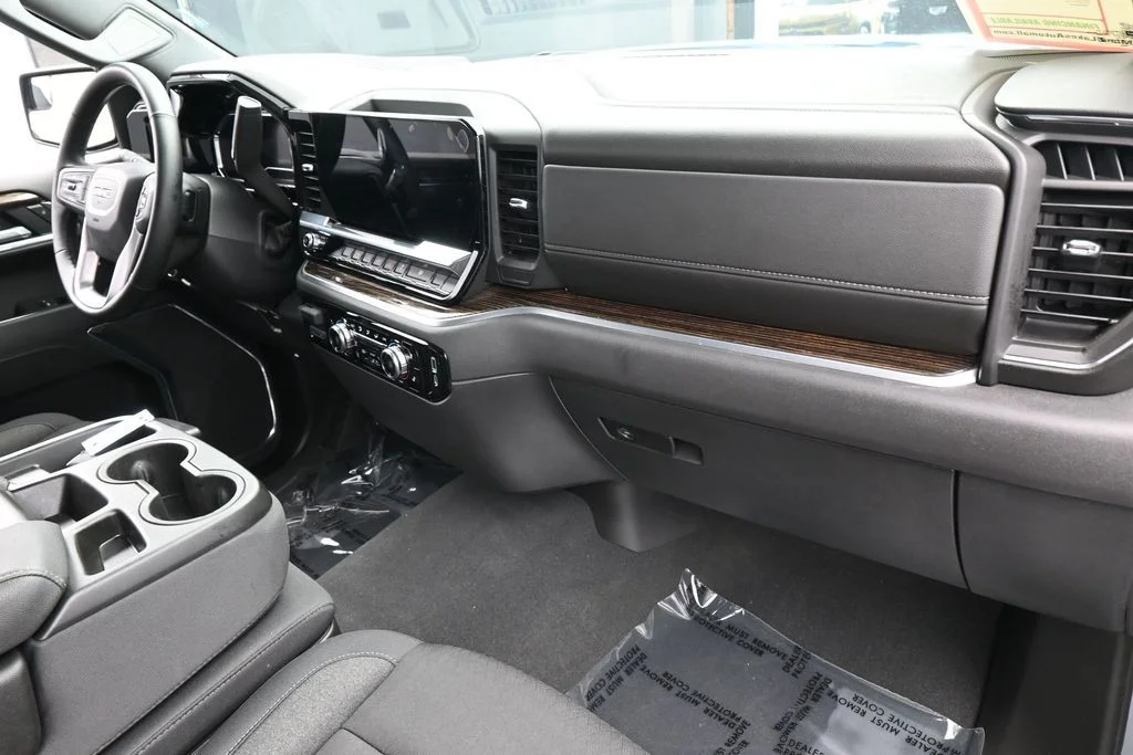 Used 2025 Sterling Metallic GMC Elevation image 41