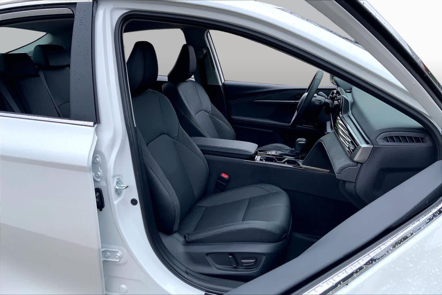 2026 Toyota Camry XLE - Photo 9
