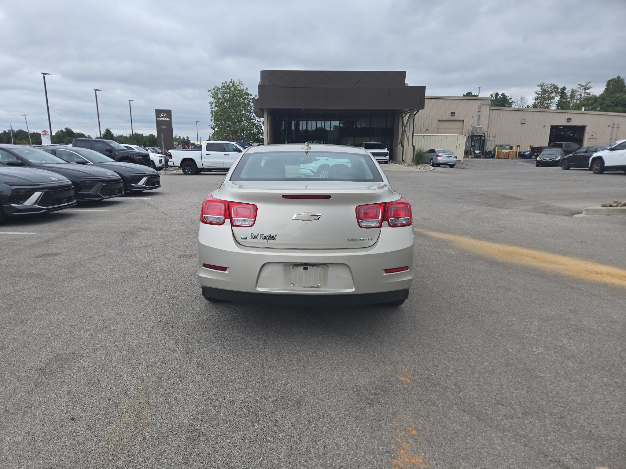 Used 2016 Champagne Silver Metallic Chevrolet LT image 4