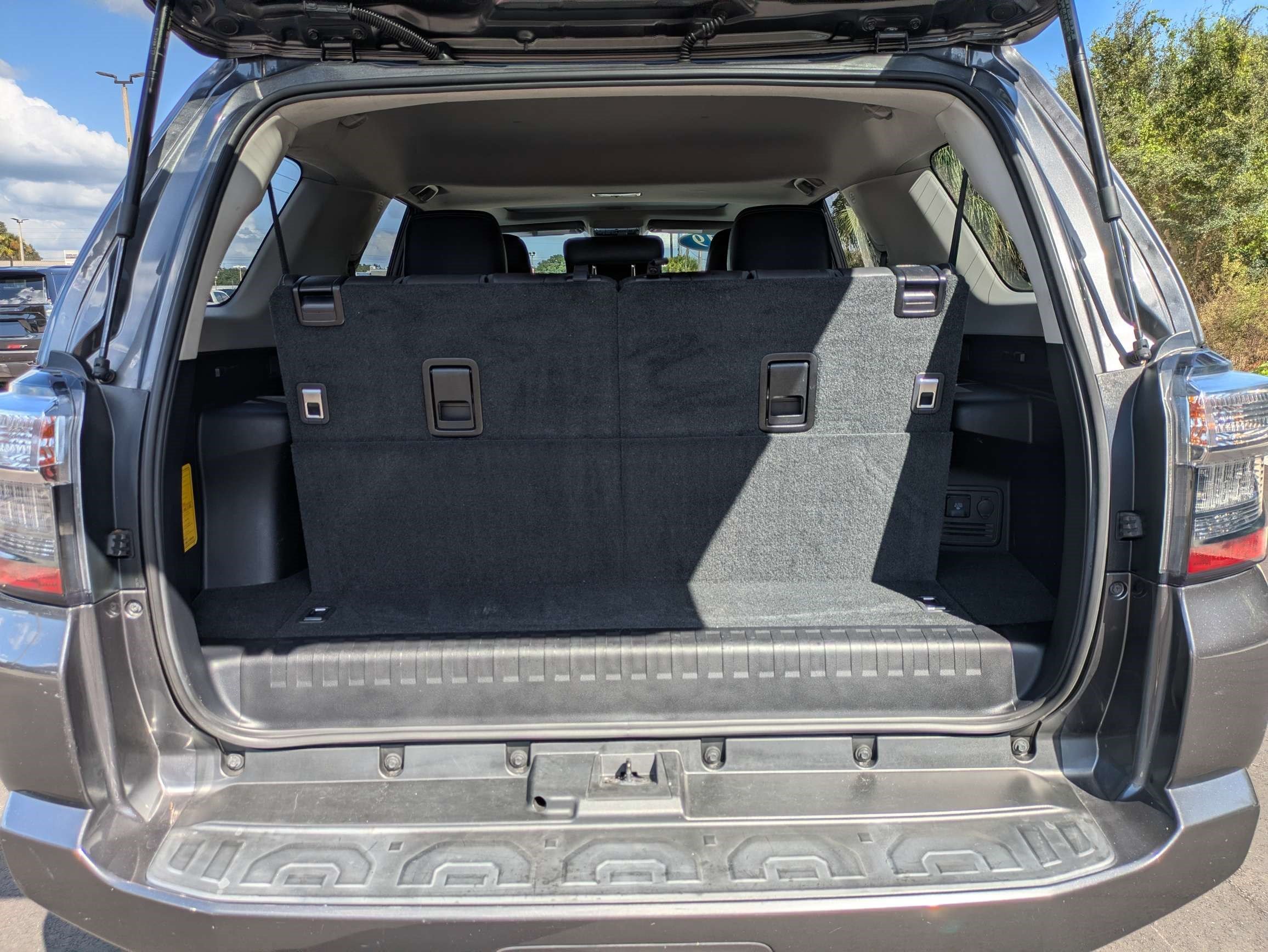 Used 2019 Magnetic Gray Metallic Toyota SR5 image 12