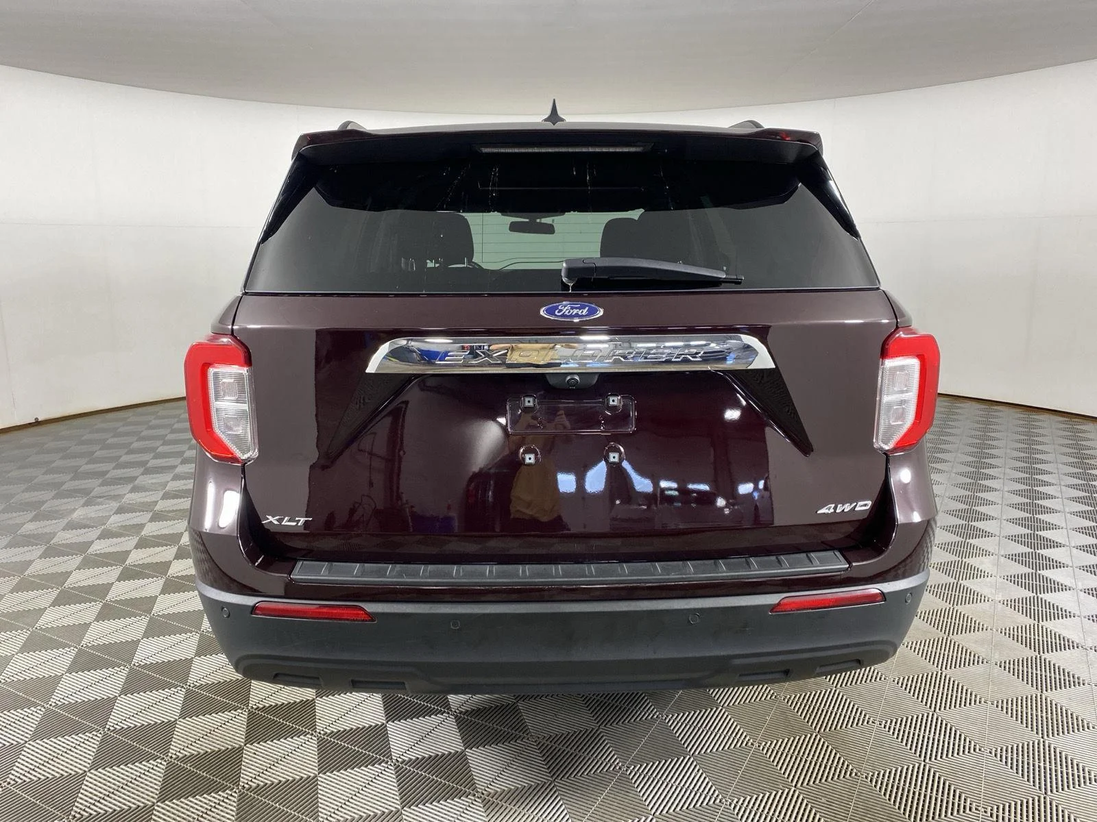 Used 2022 Jewel Red Ford XLT image 9