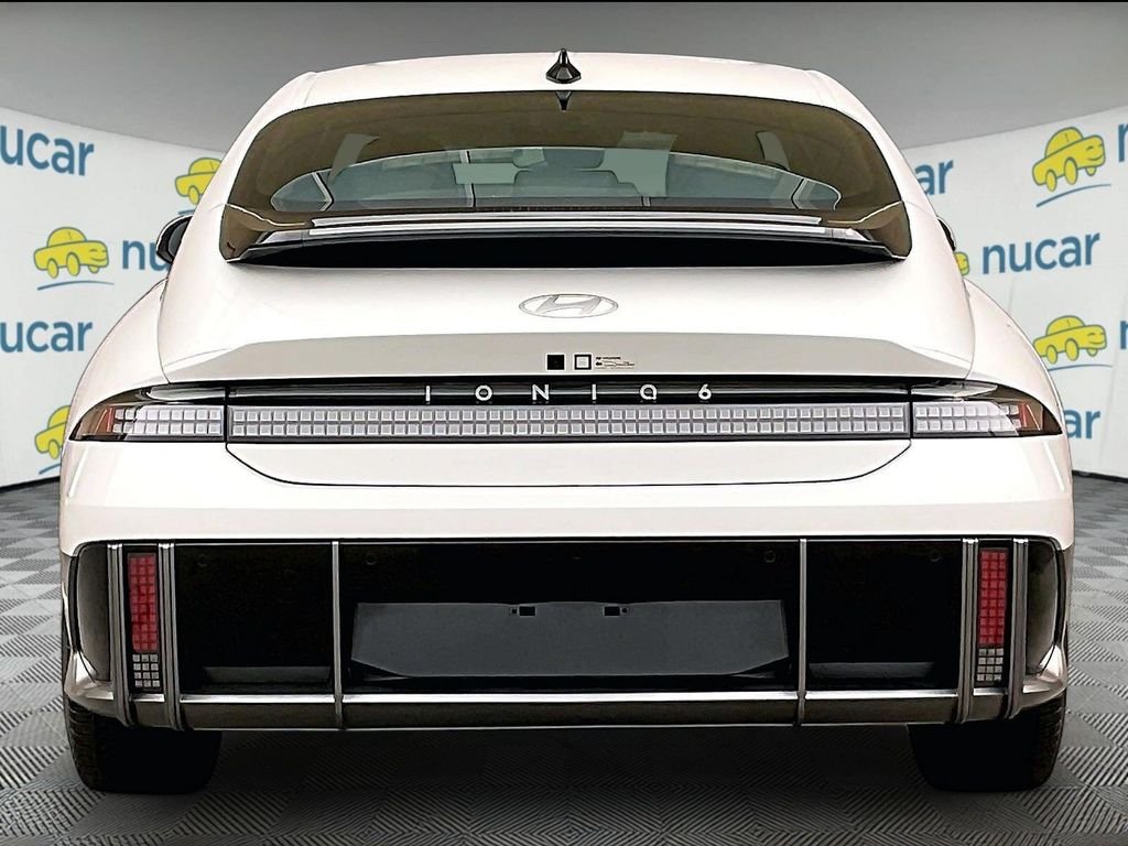 Used 2025 White Hyundai SEL image 5