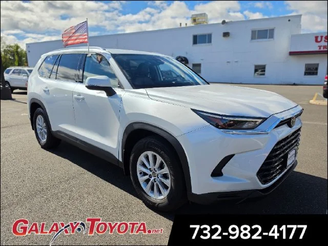 Used 2024 Beige Toyota XLE image 1