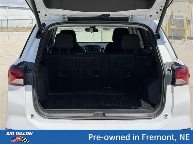 Used 2024 Summit White Chevrolet LT image 5