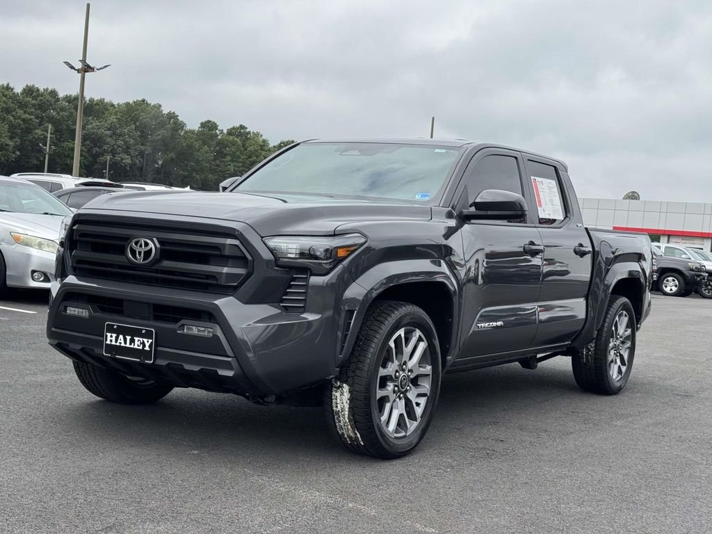 Used 2025  Toyota SR5 image 24