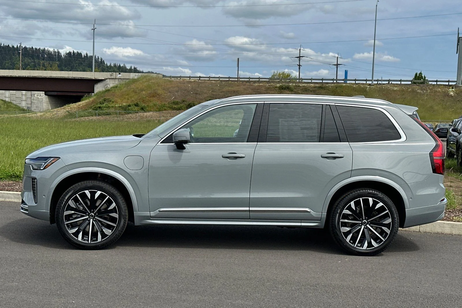 New 2026 Vapour Grey Volvo Plus image 6