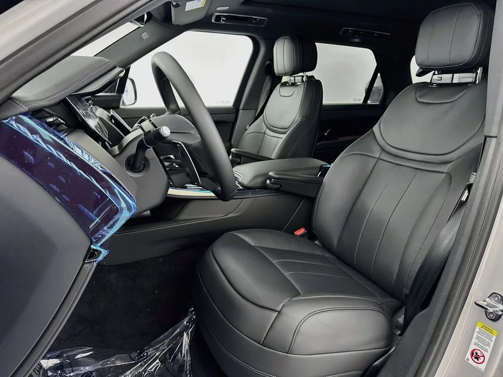 New 2026 Borasco Grey Land Rover Dynamic SE image 21
