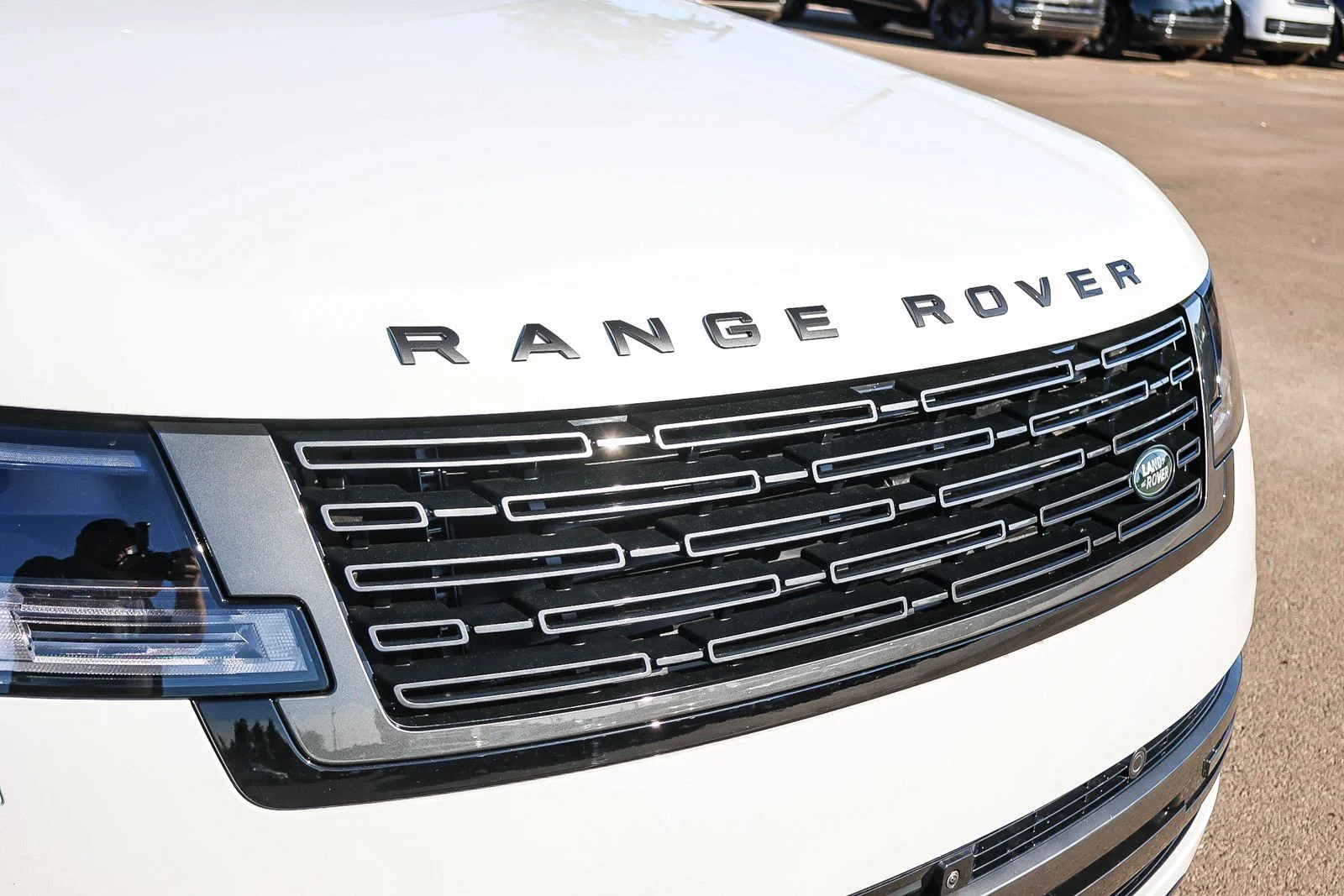 New 2026 Fuji White Land Rover SE image 16