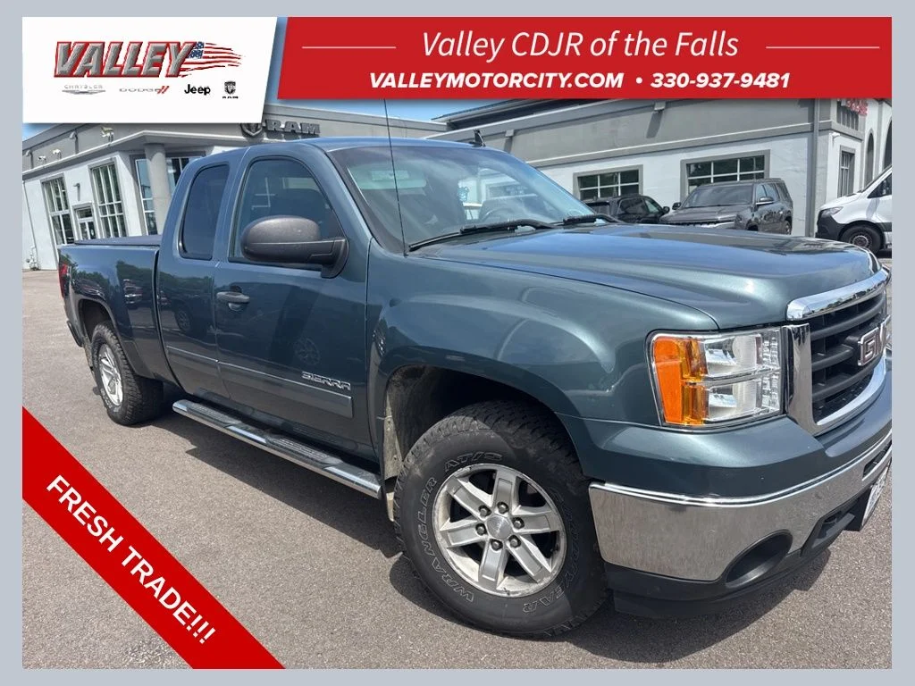 2011 GMC Sierra 4WD Extended Cab SLE MWB's photo