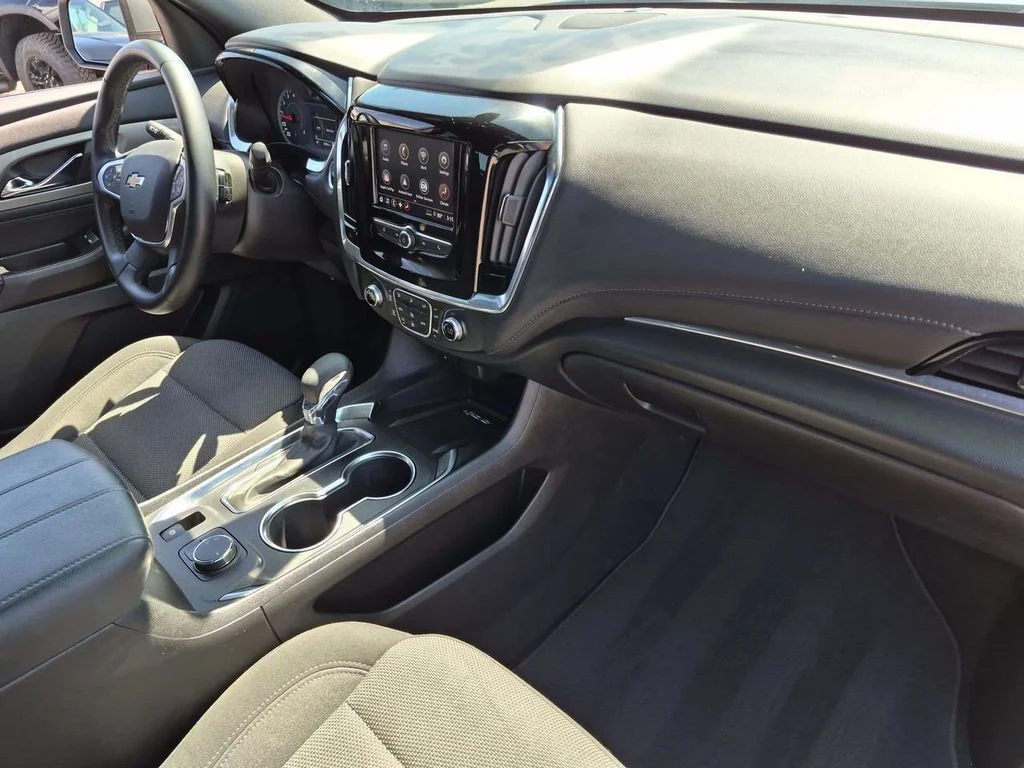 Used 2023 Green Chevrolet LT image 29