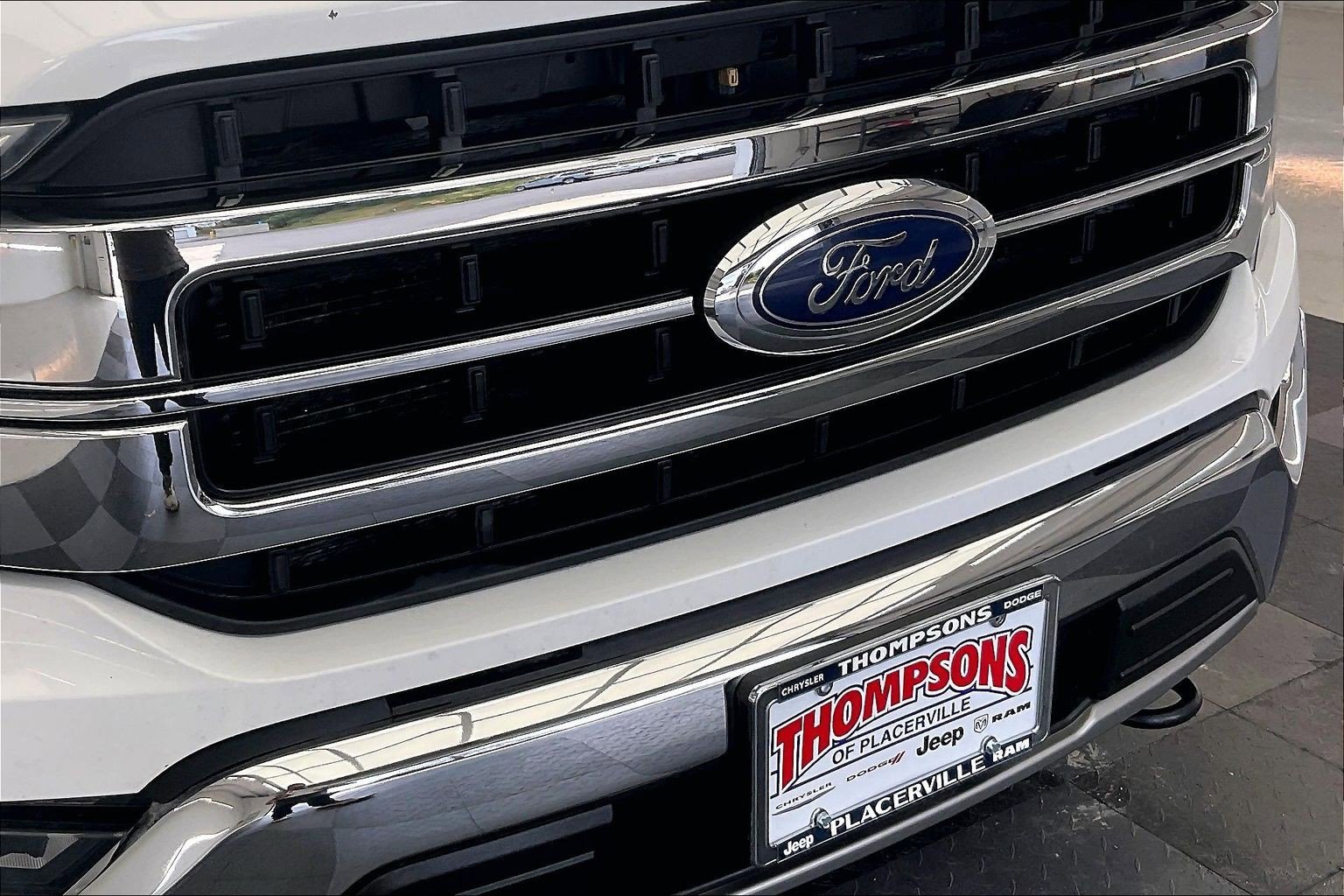 Used 2021 Oxford White Ford Lariat image 30