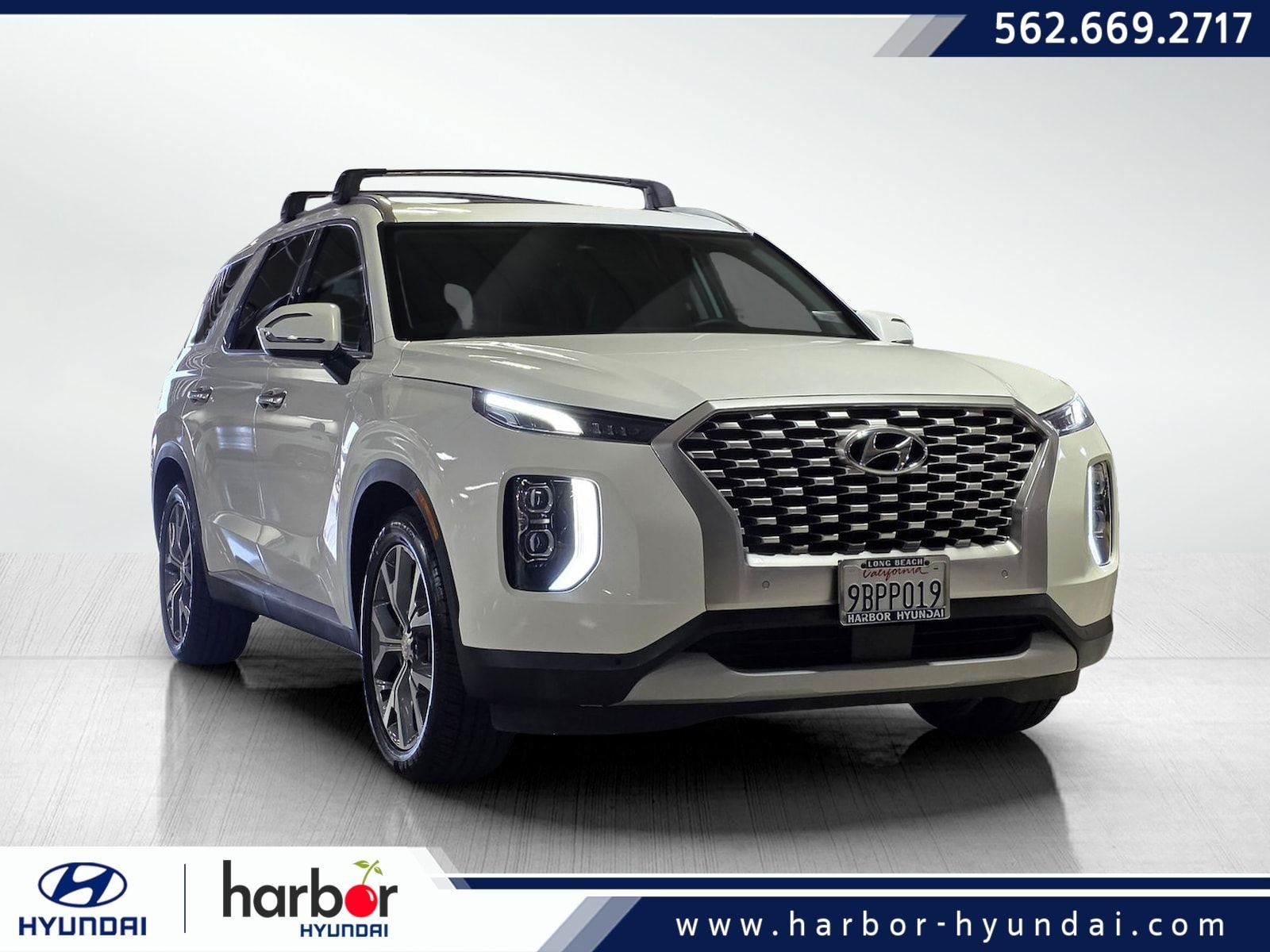 Used 2022 Hyper White Hyundai SEL image 1